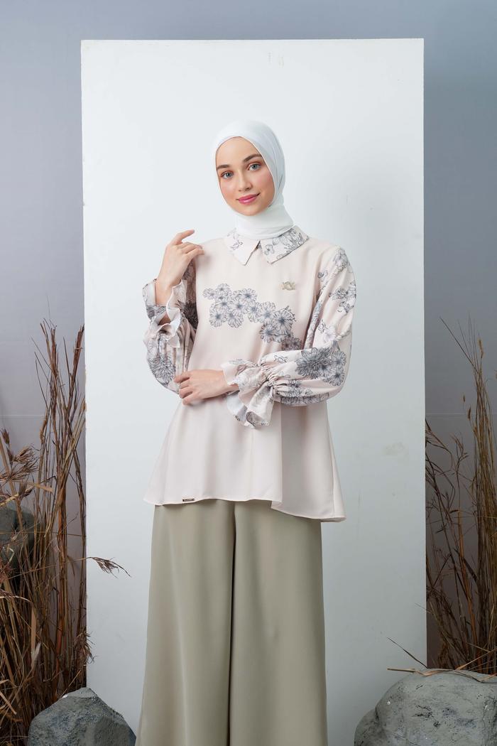 Hepburn Blouse Stonehenge