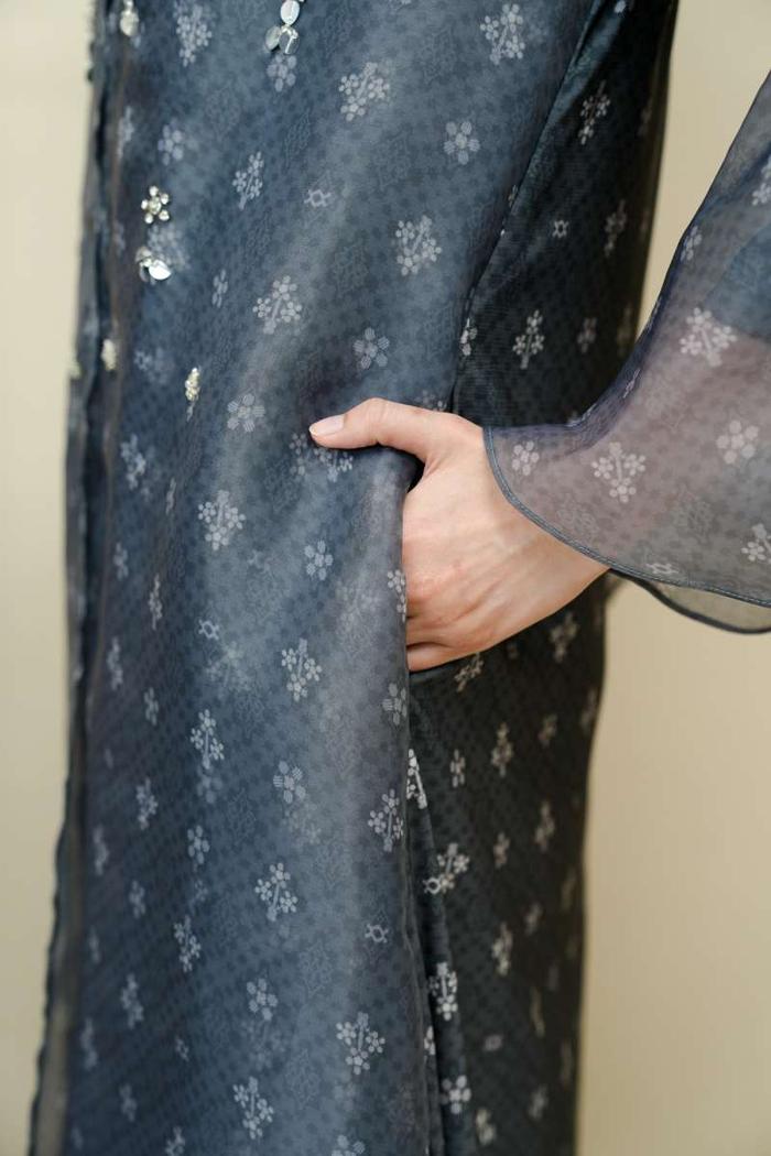 Pandai Sikek Dress with Embellishment Savarna
