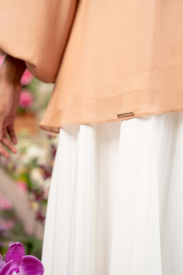 Loora Blouse Tan