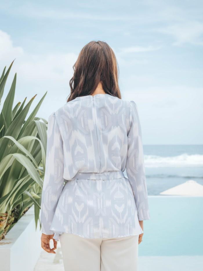 Clare Blouse (Minor) Arctic Ice