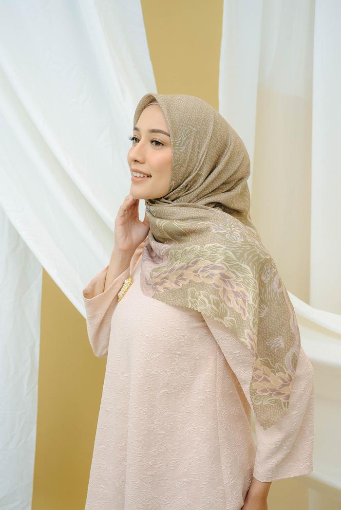 Kana Scarf