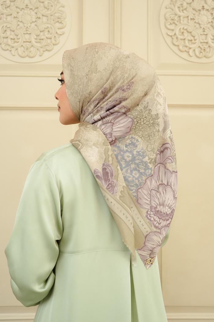 Lariangi Scarf