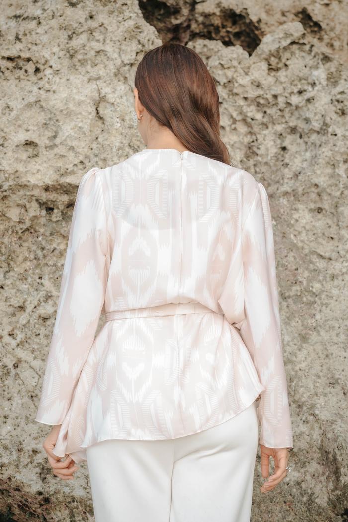 Clare Blouse in Mushroom