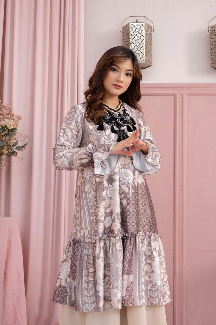 Camilla Tunic (Minor) in Taupe