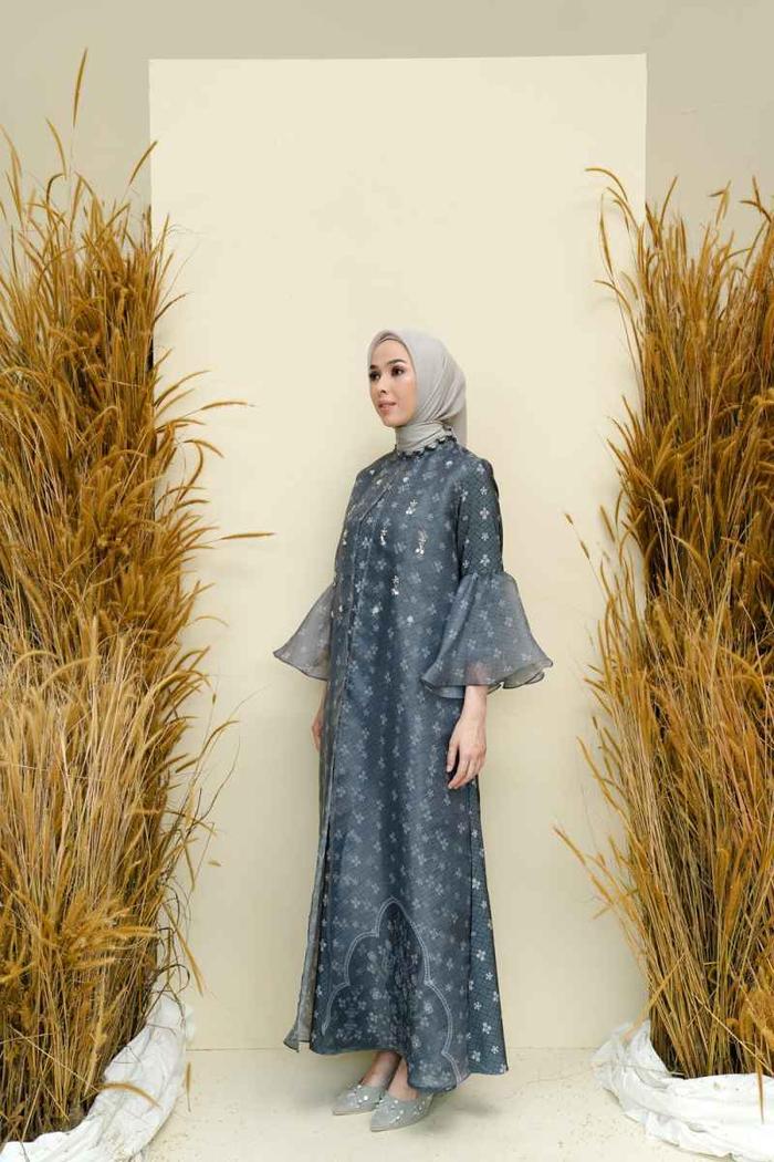 Pandai Sikek Dress with Embellishment Savarna