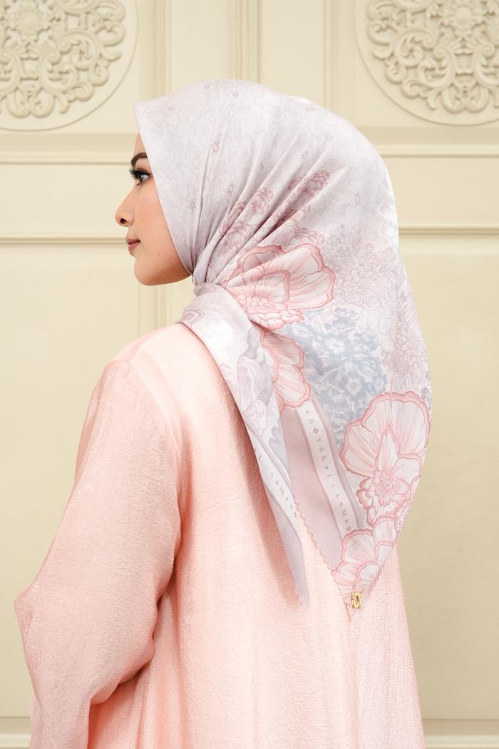 Lariangi Scarf