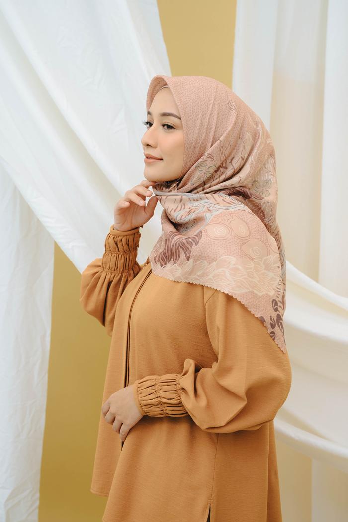 Kana Scarf