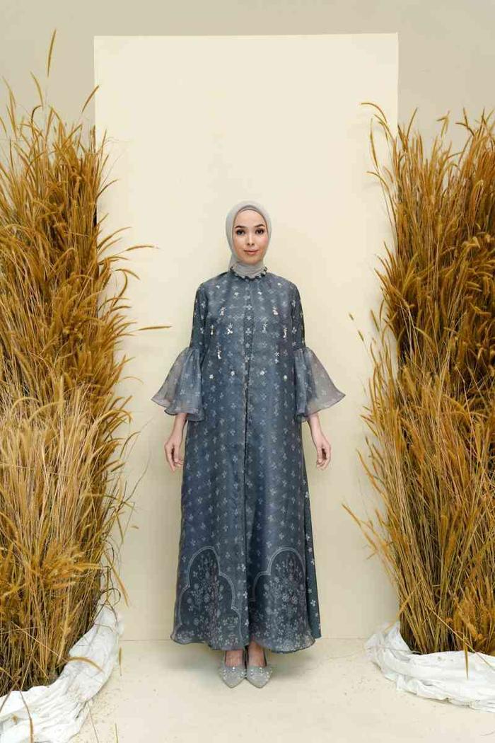 Pandai Sikek Dress with Embellishment Savarna