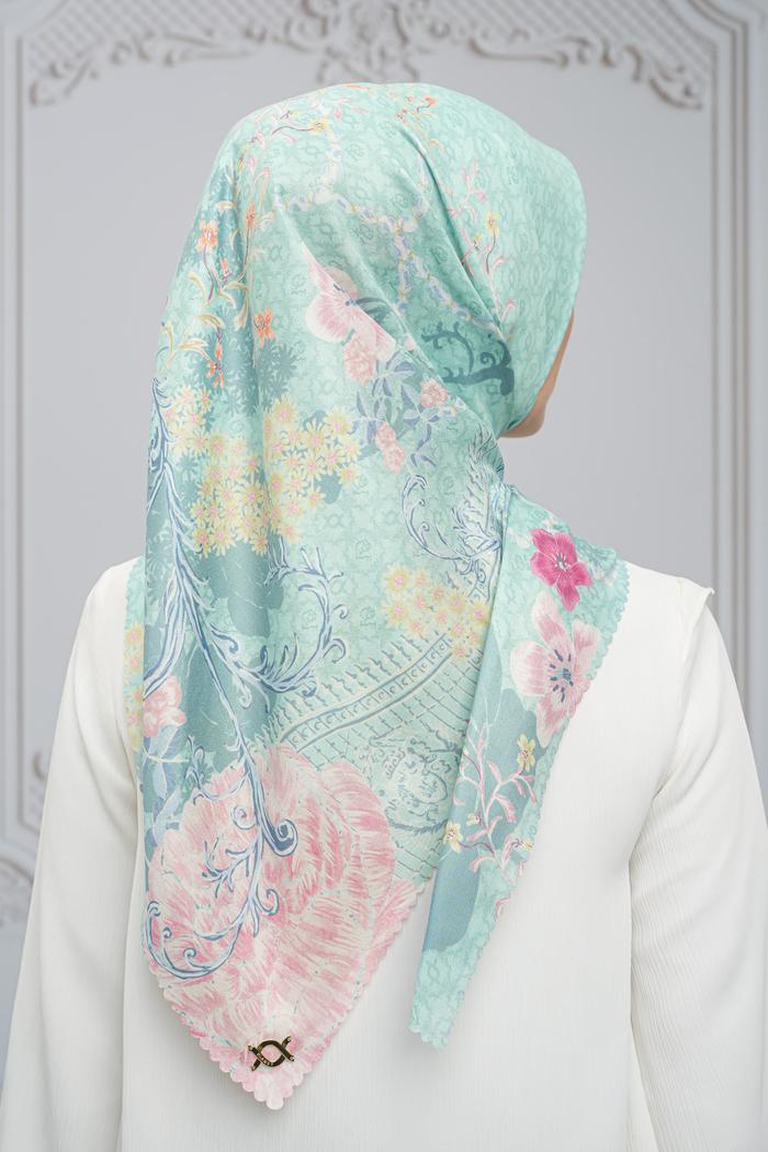 Madeline Scarf