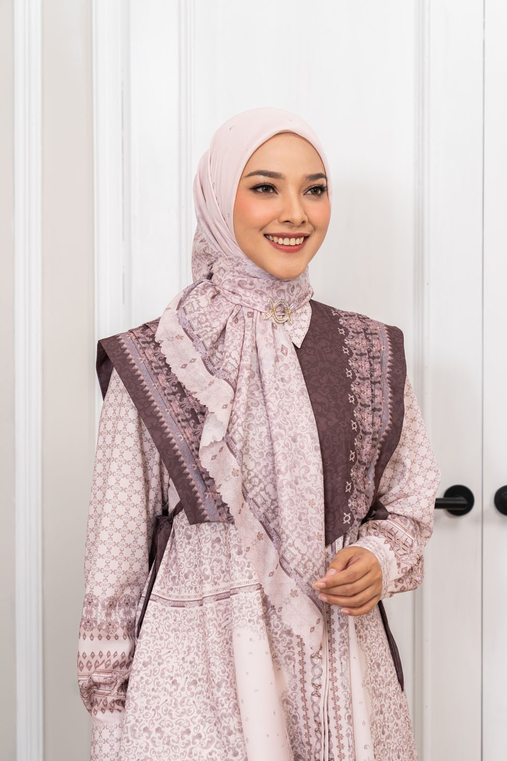Nivara Scarf