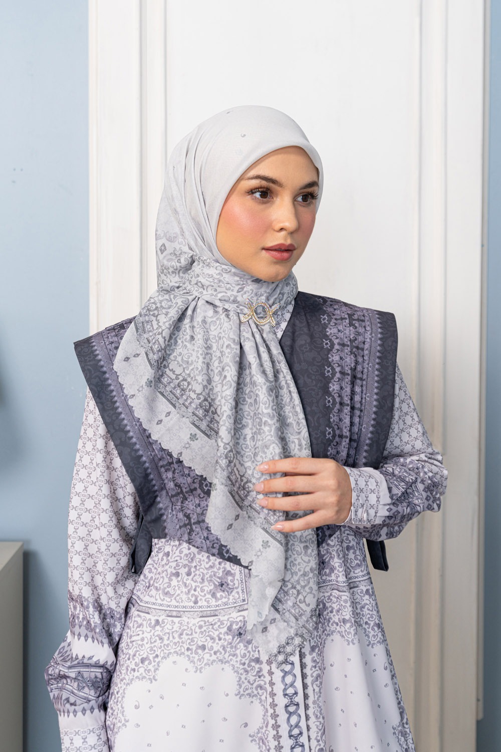 Nivara Scarf