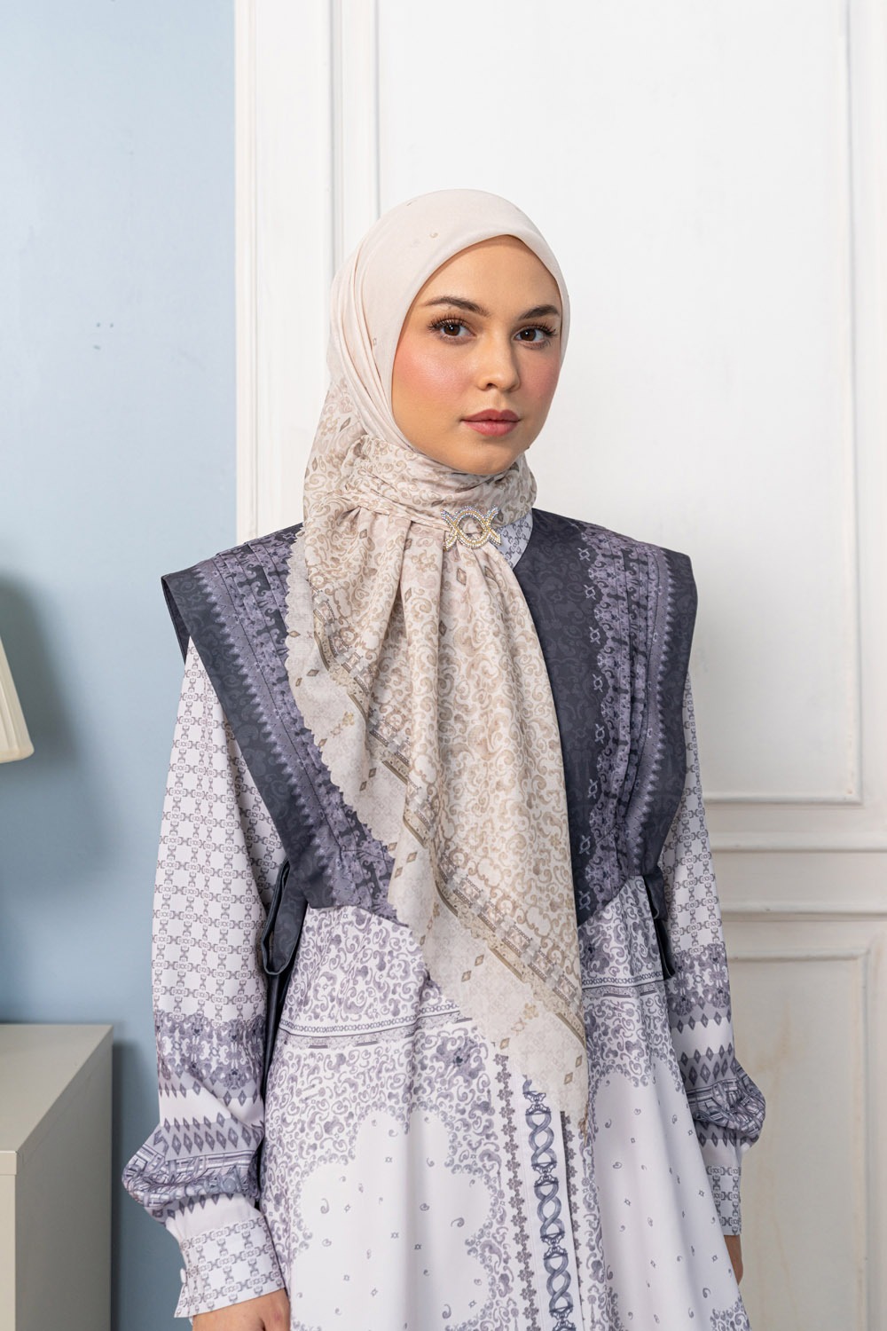 Nivara Scarf