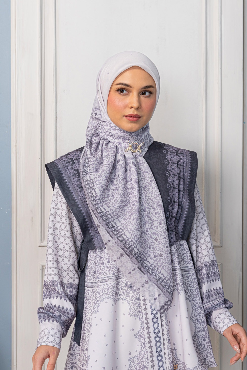 Nivara Scarf