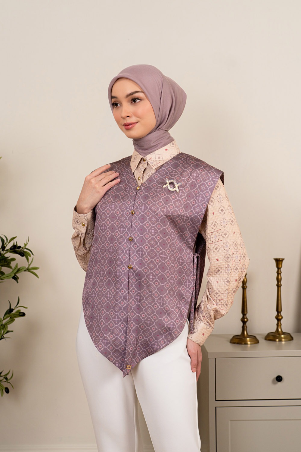 Sarunai Vest