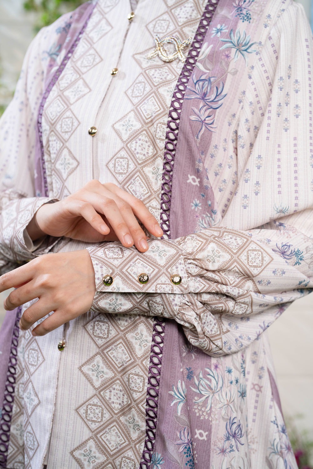 Kartavira Shirt Lace