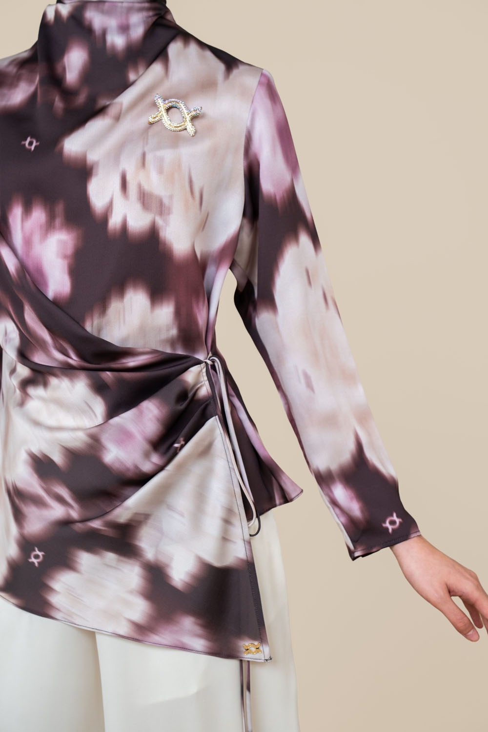 Veluna Blouse