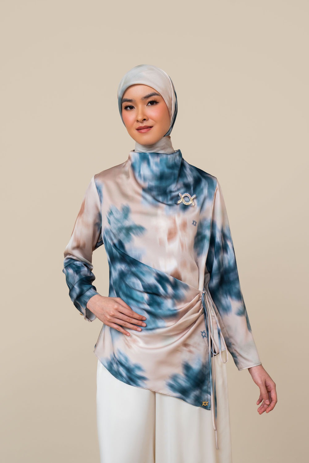 Veluna Blouse