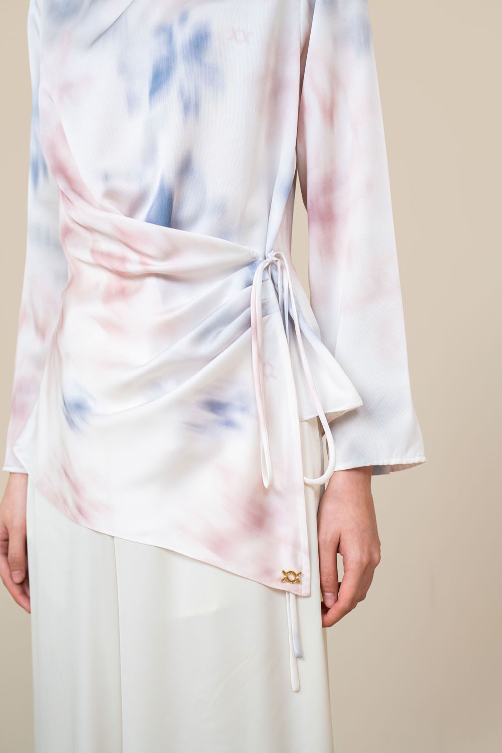 Veluna Blouse