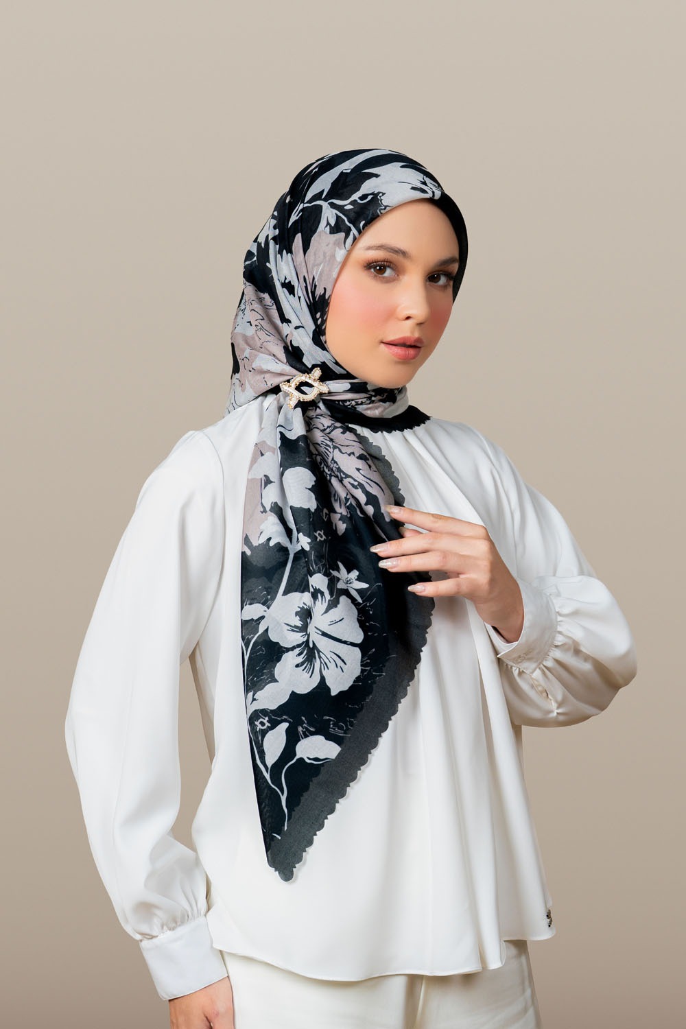 Arelin Scarf