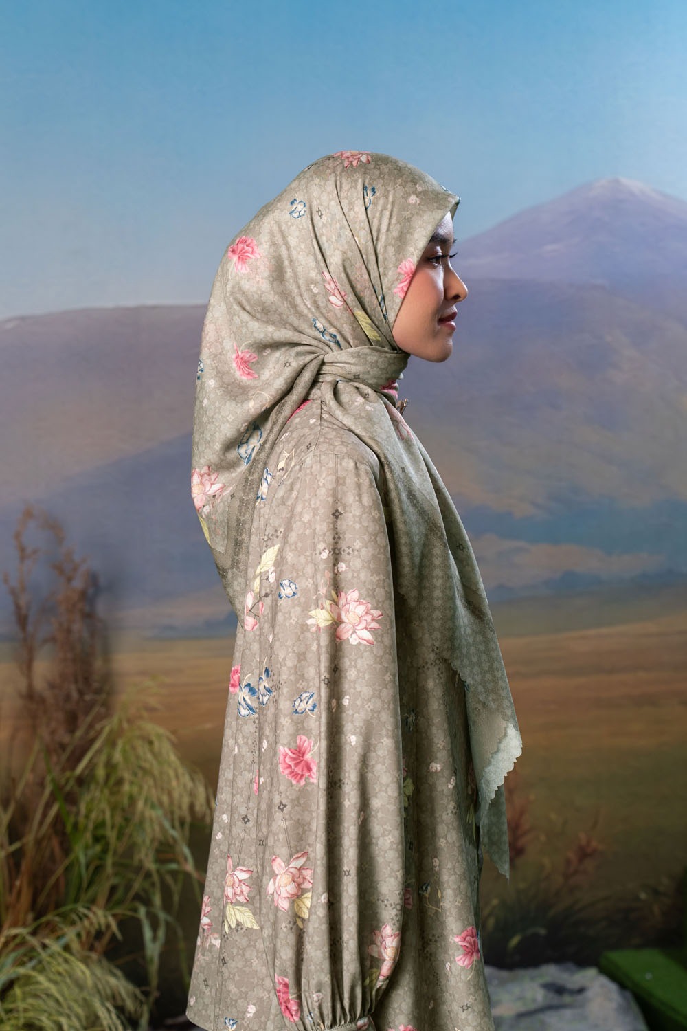 Raluna Scarf