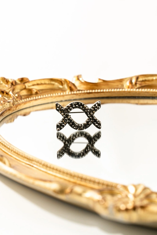 Image of Alice Brooch Black