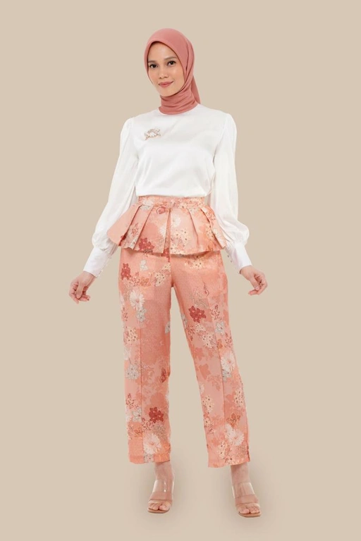 Image of Davina Obi Peach