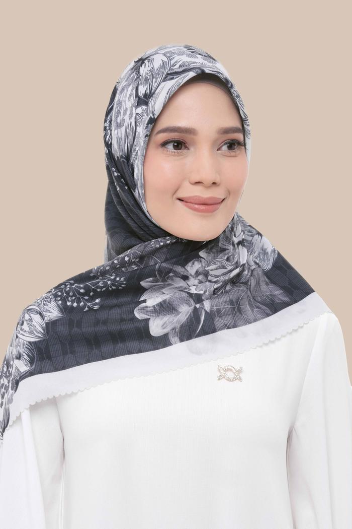 Mandalika Scarf Caviar