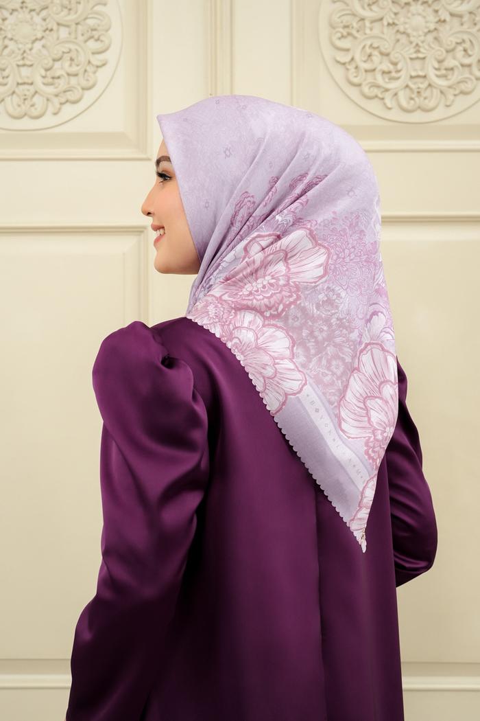 Lariangi Scarf