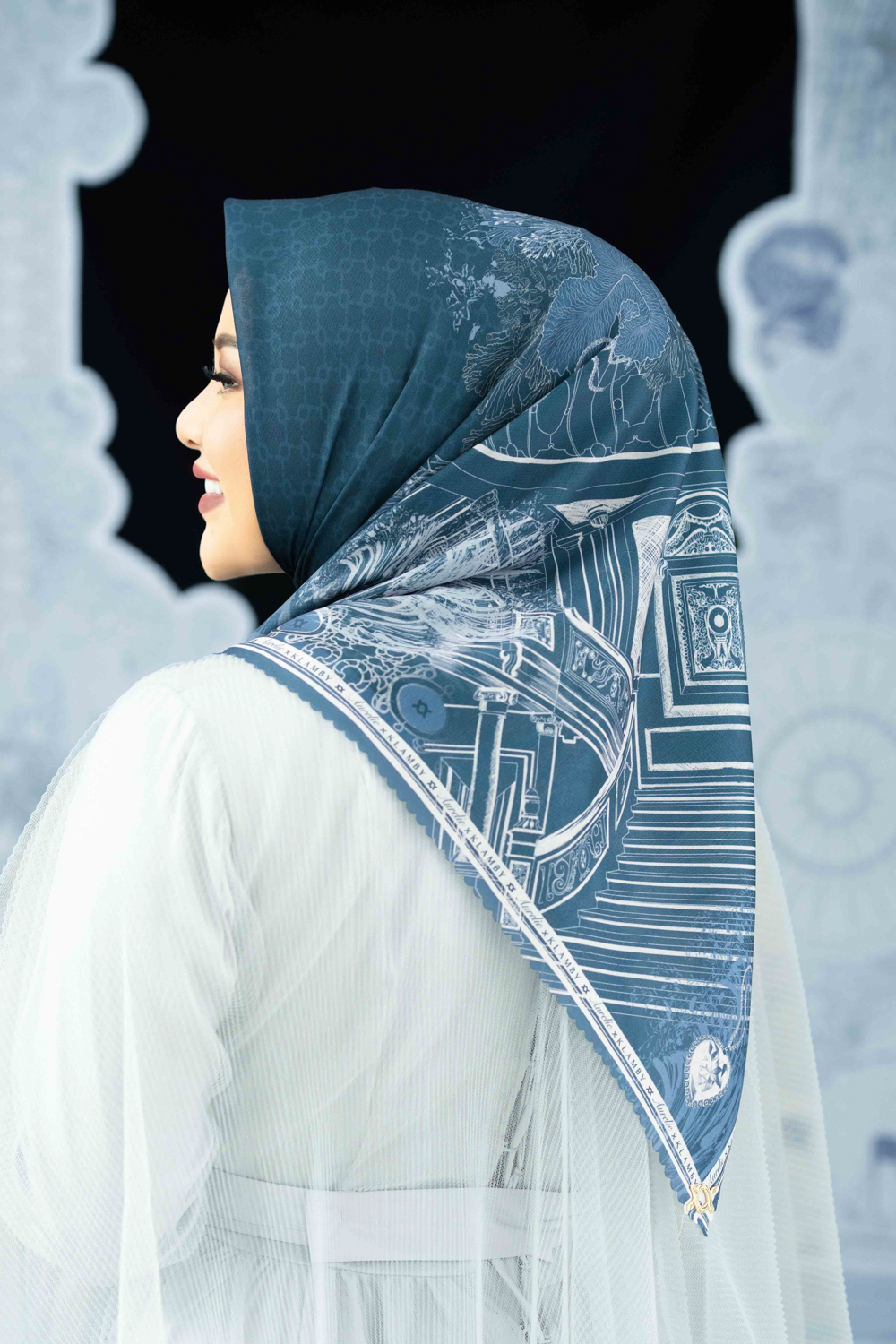 Aurelie Scarf