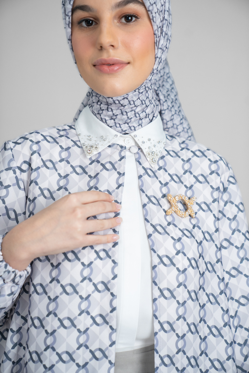 Monogram Outer Monochrome