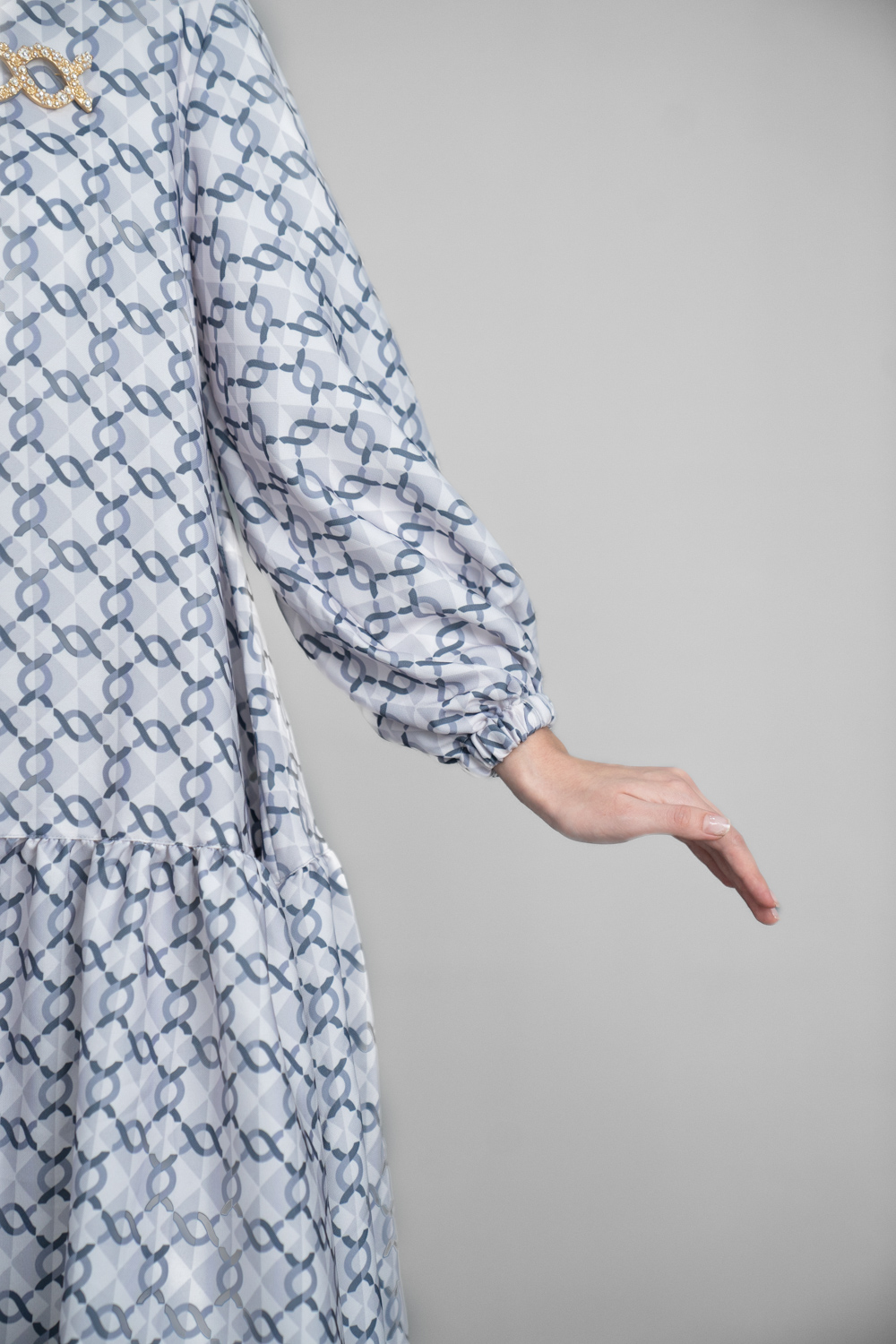 Monogram Outer Monochrome
