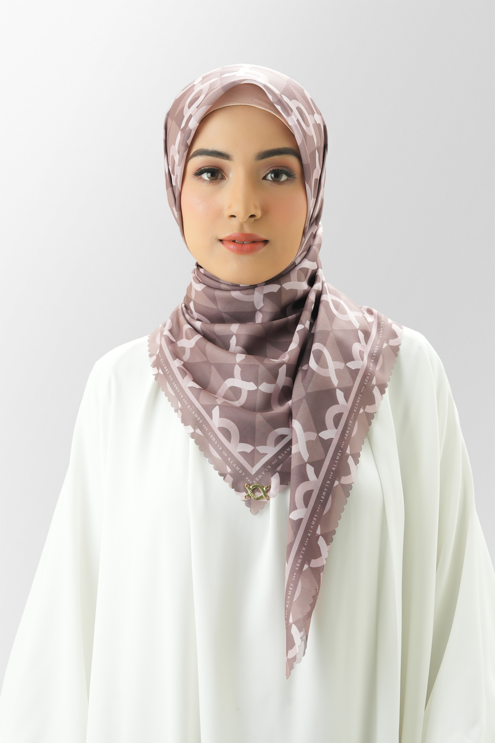 Grande Monogram Scarf II (Minor)