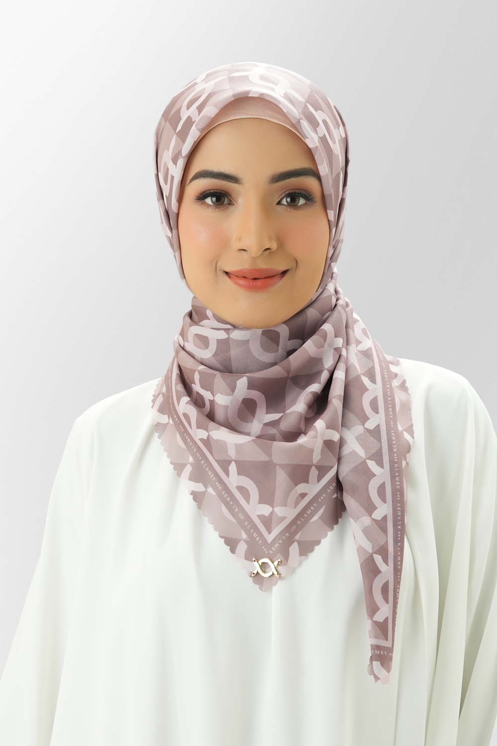 Grande Monogram Scarf II (Minor)