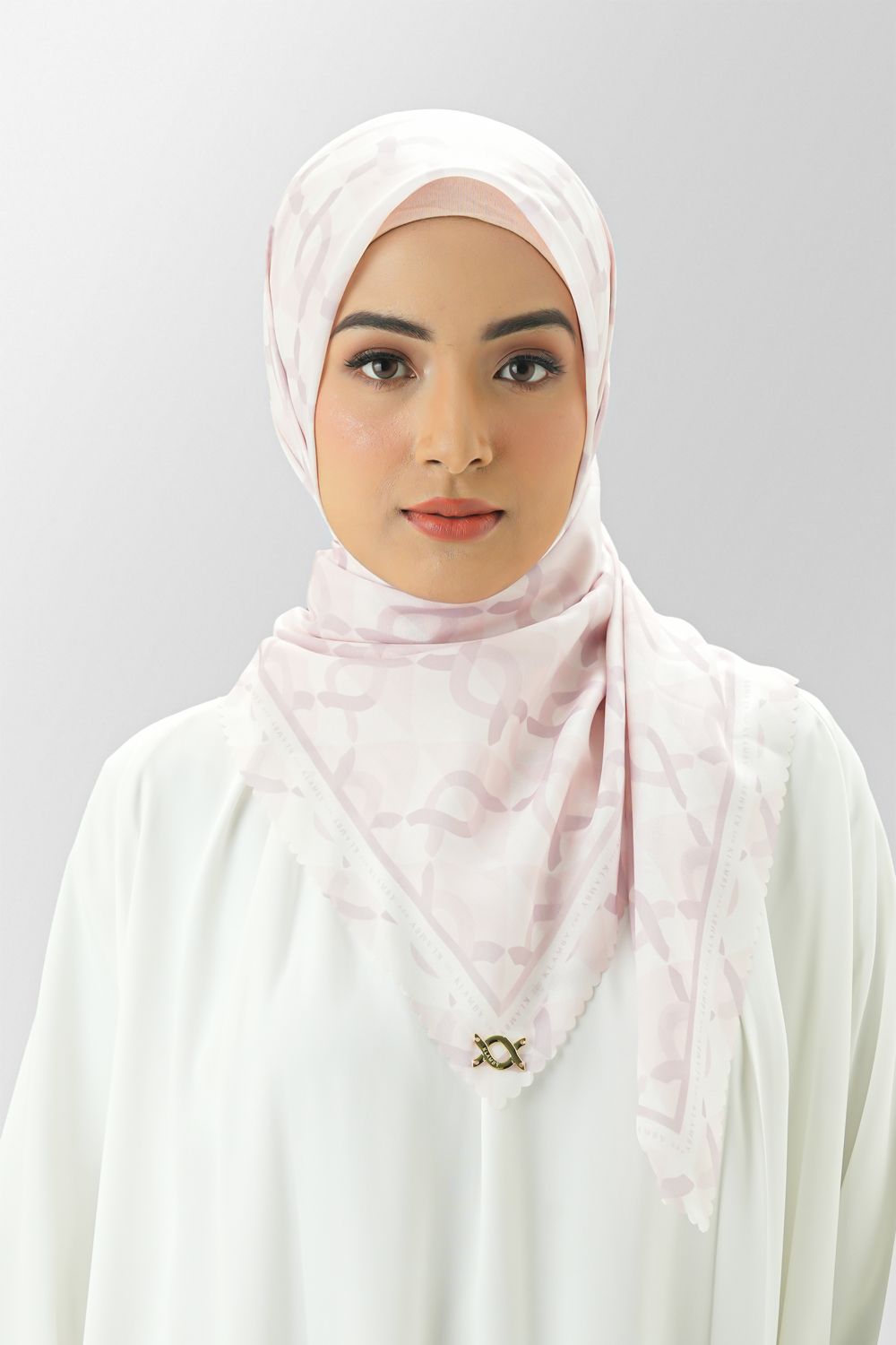 Grande Monogram Scarf II (Minor)