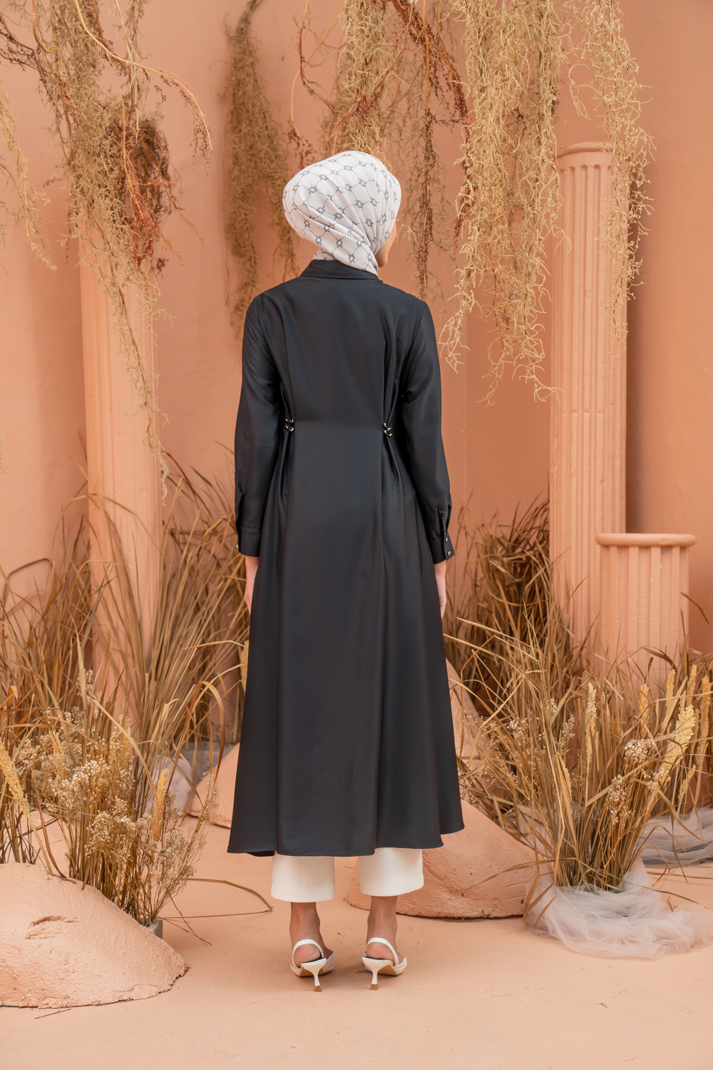 Laufey Midi Dress (Minor) Onyx