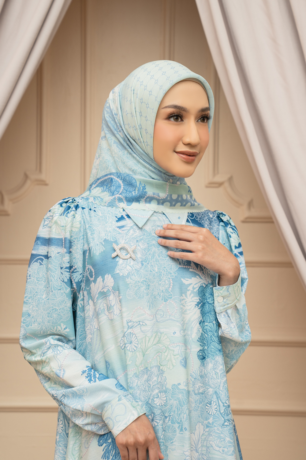 Halmahera Scarf