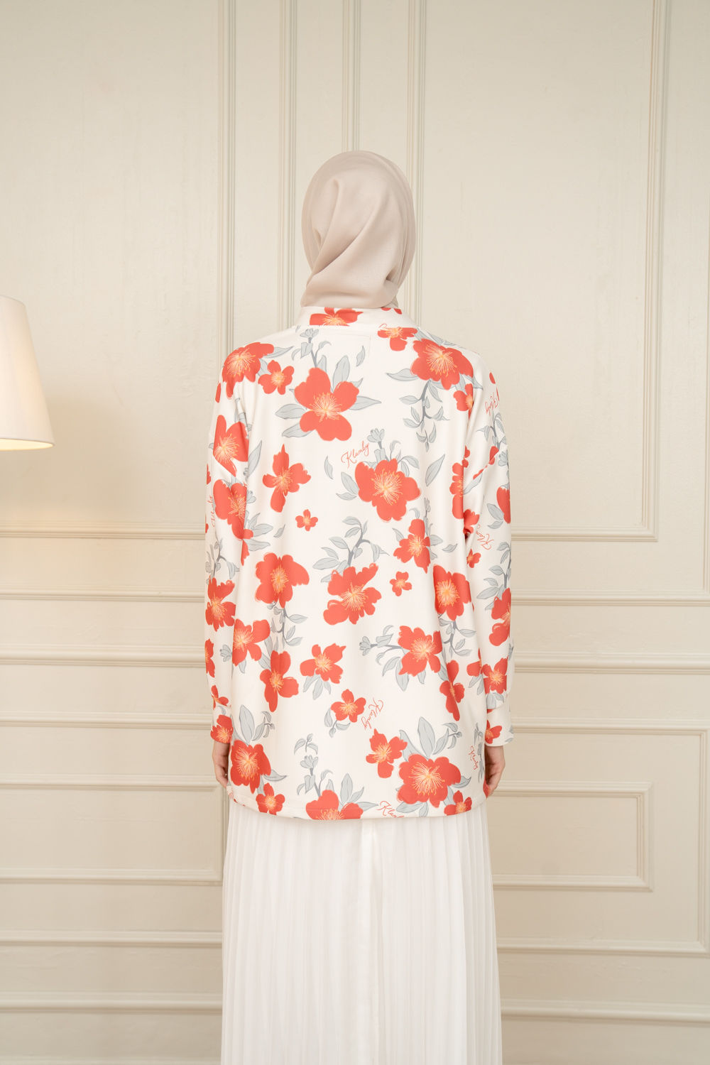 Cecile Sweatshirt (Minor) Junie