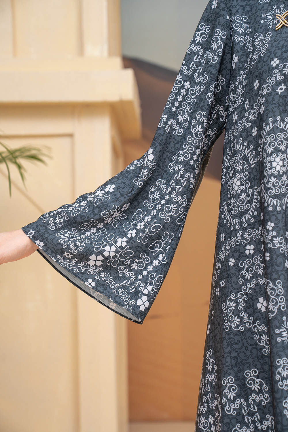 Malqaf Dress Dark Eclipse