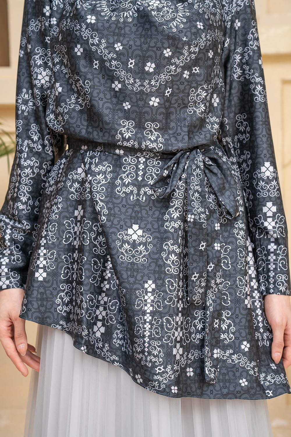 Malqaf Blouse Dark Eclipse
