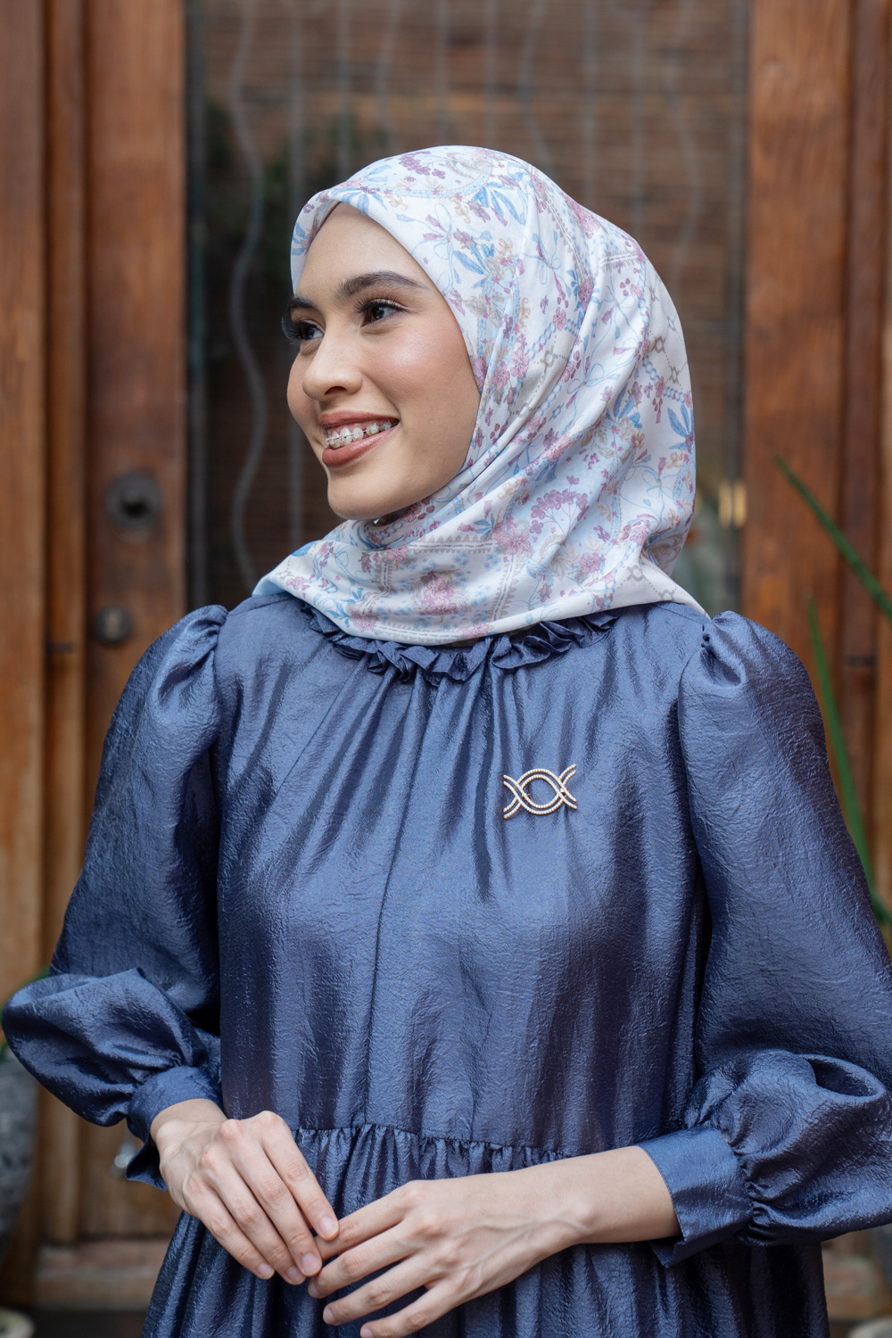 Jennia Scarf