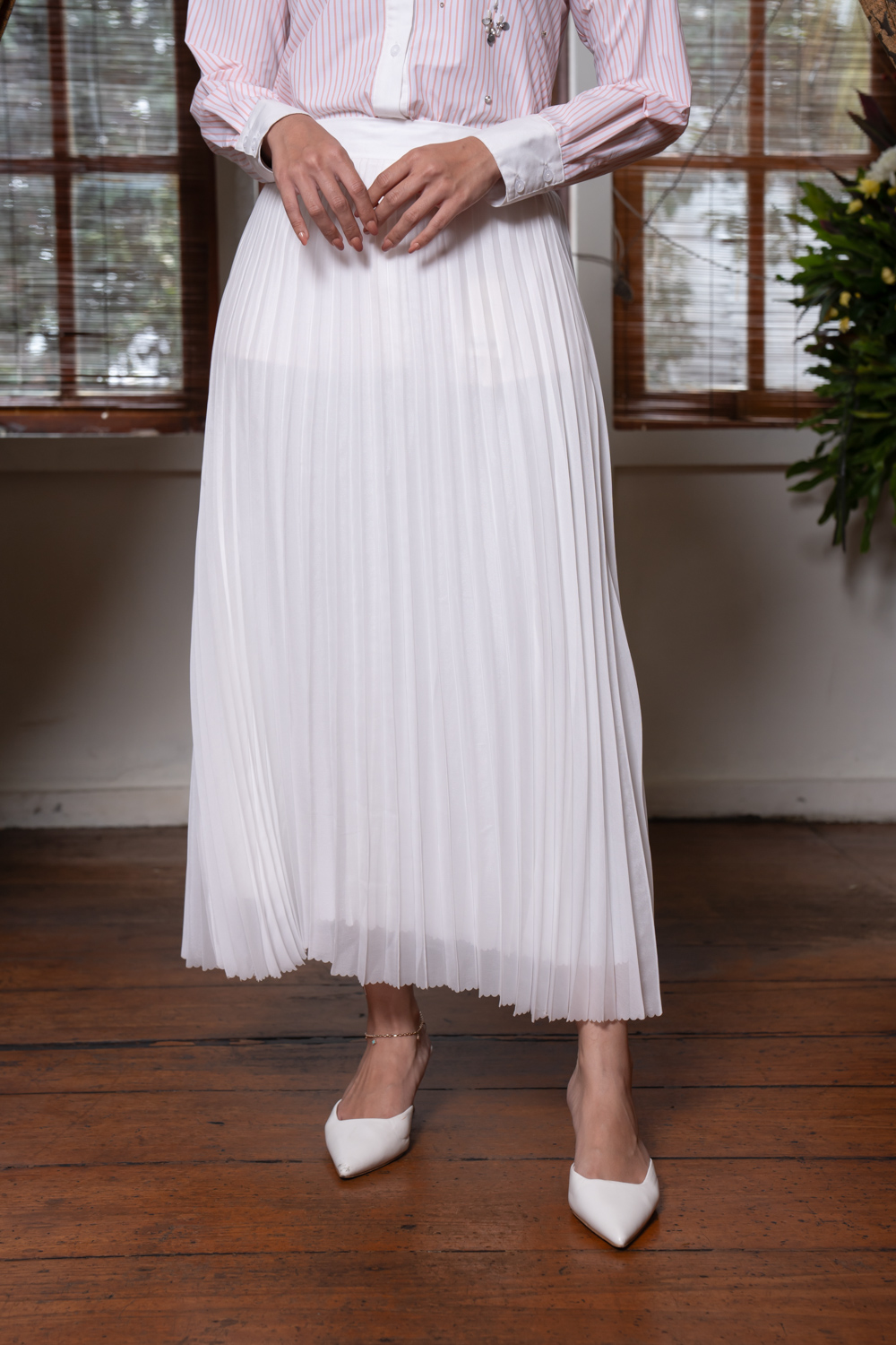 Elle Pleated Skirt White