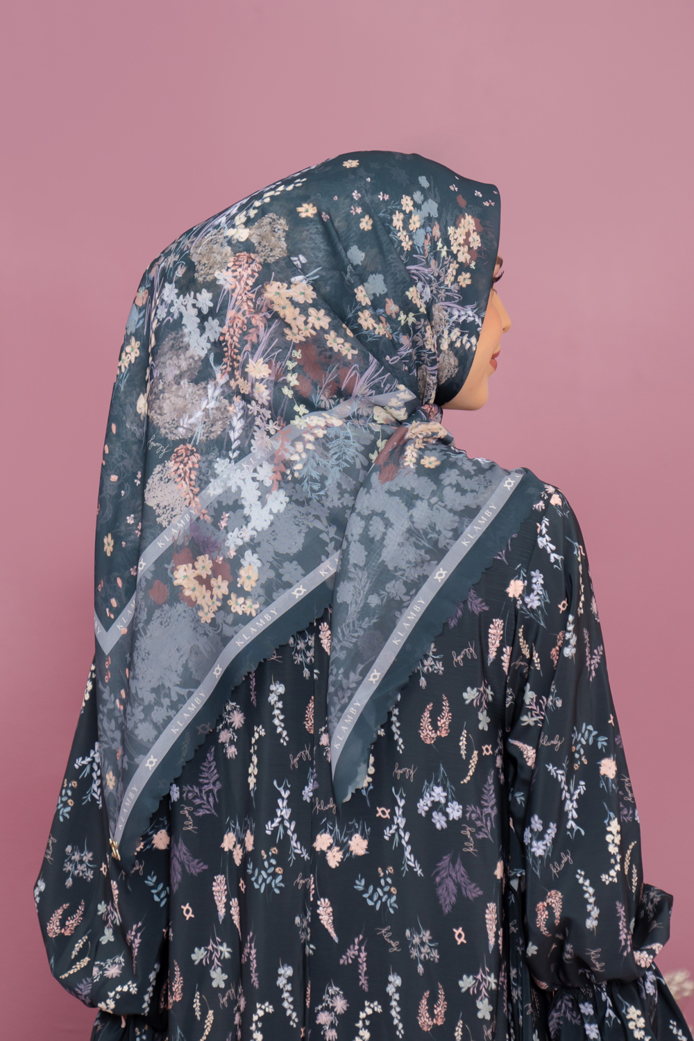 Gardenia Scarf
