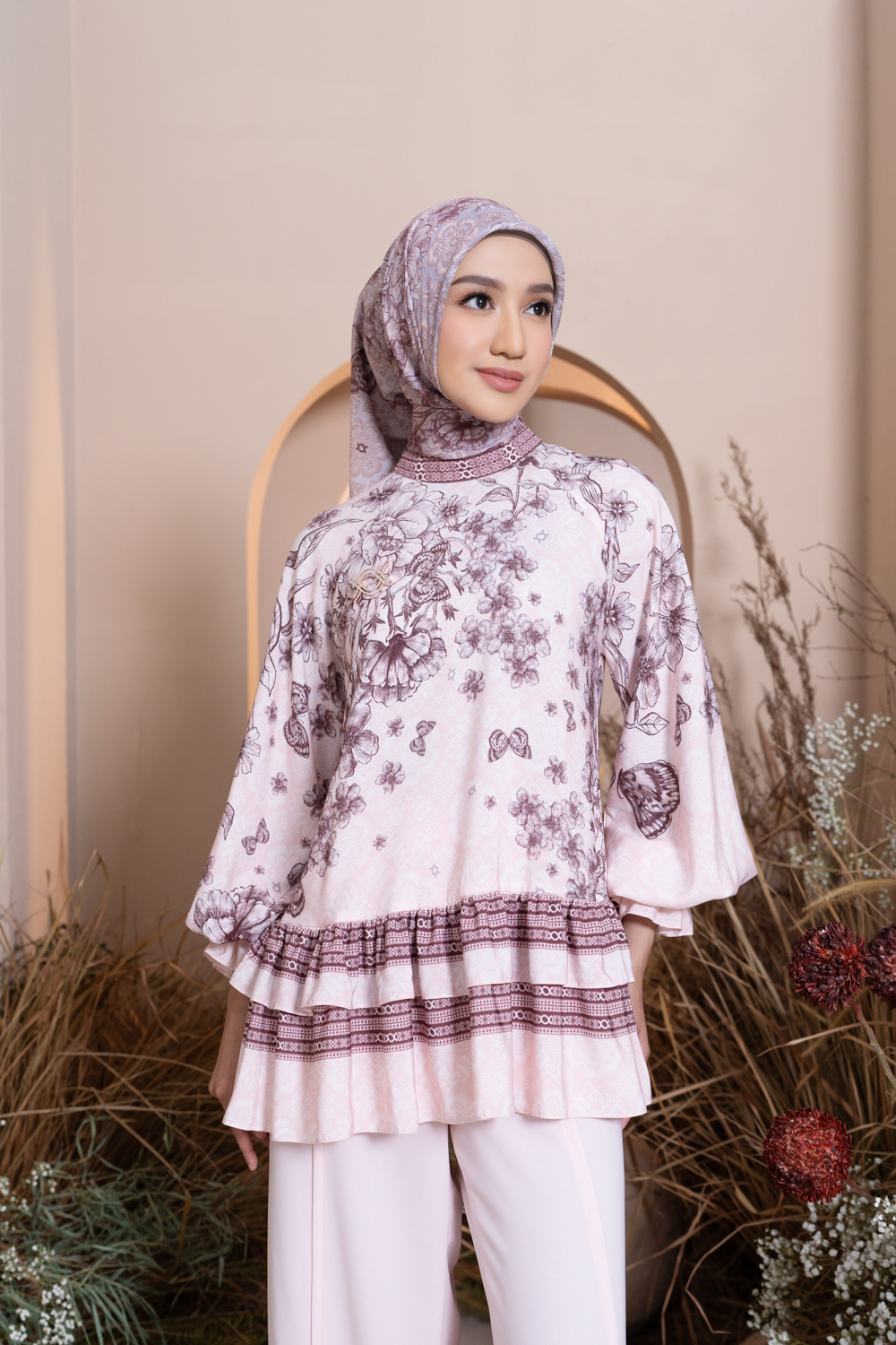 Medinela Blouse Pink Scallop