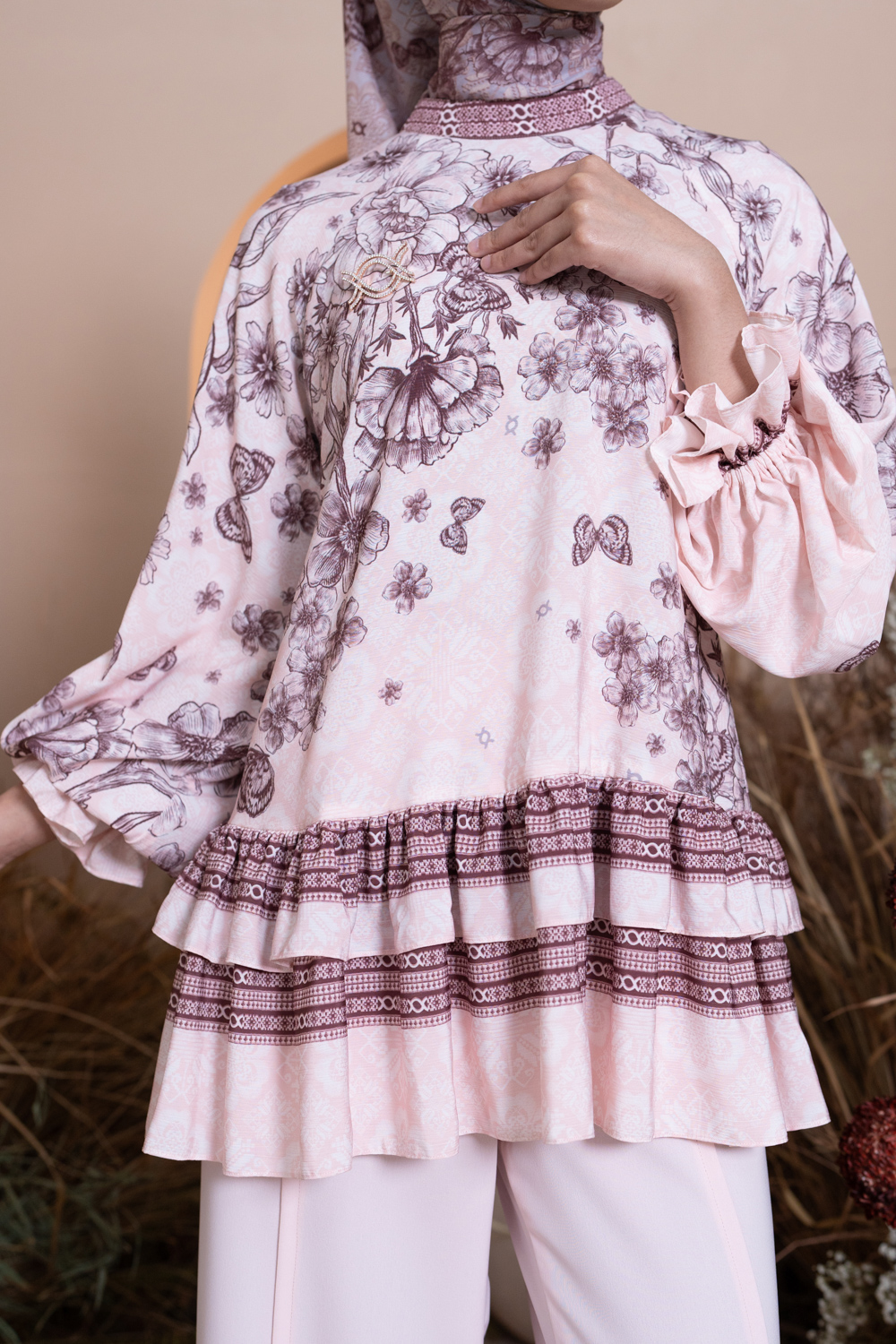 Medinela Blouse Pink Scallop
