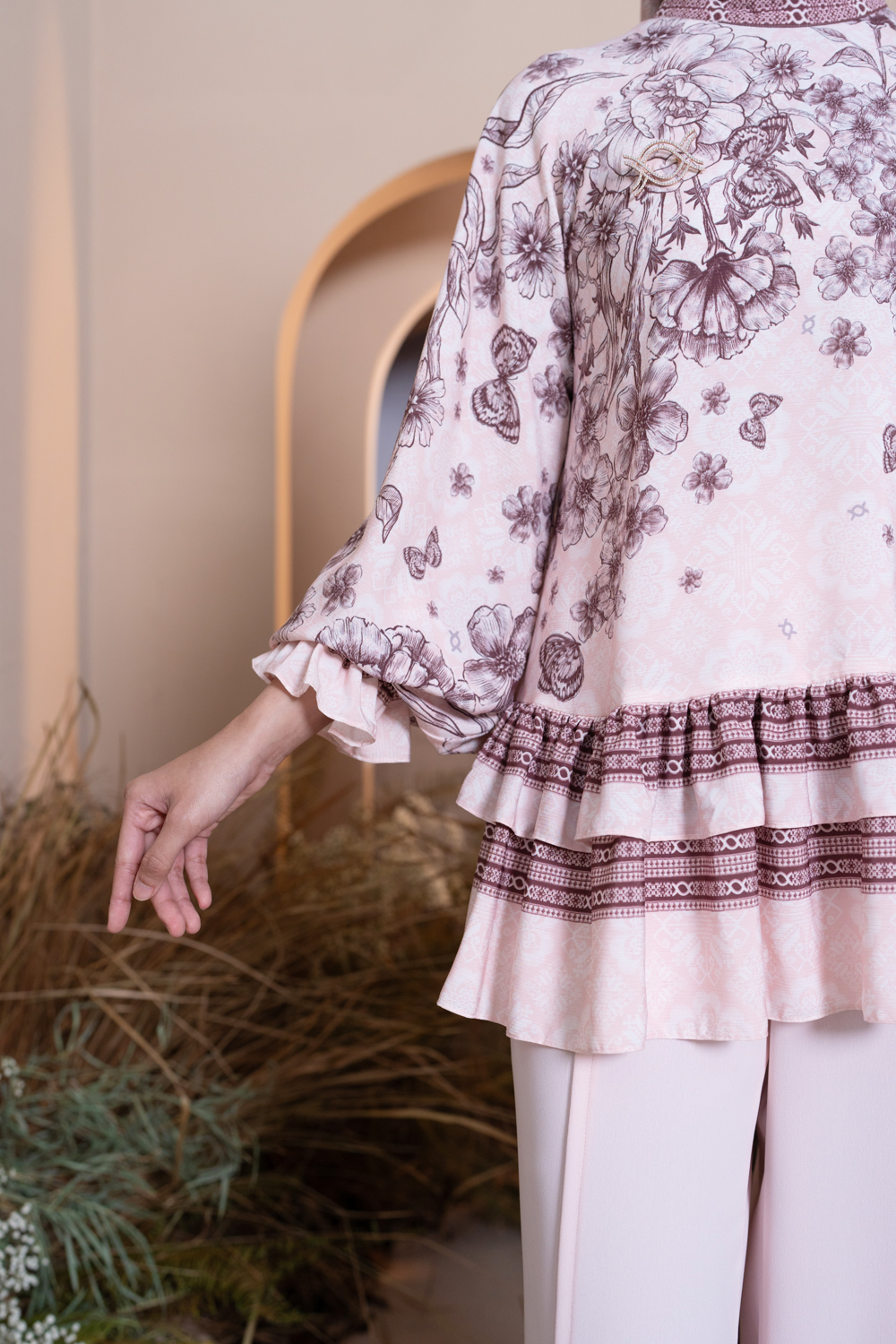 Medinela Blouse Pink Scallop