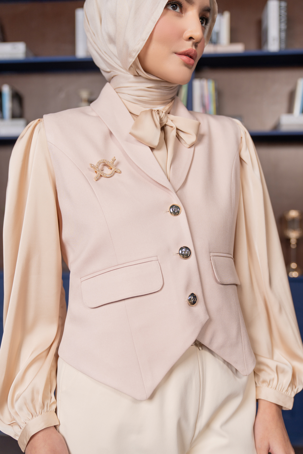 Vivienne Vest Champagne