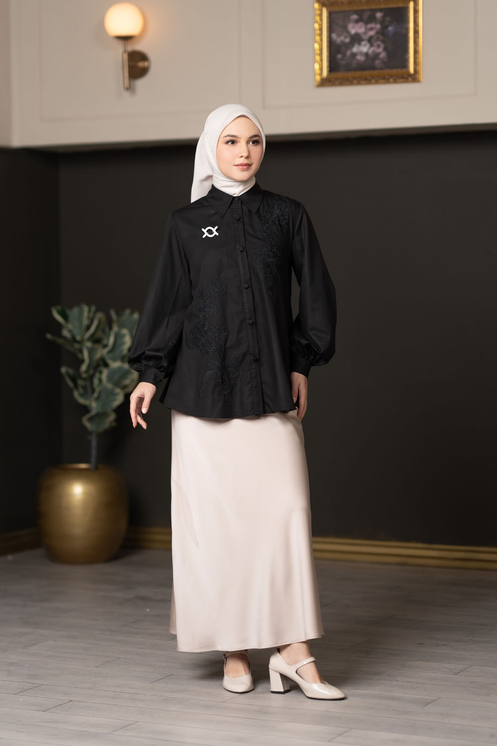 Lamia Shirt Caviar
