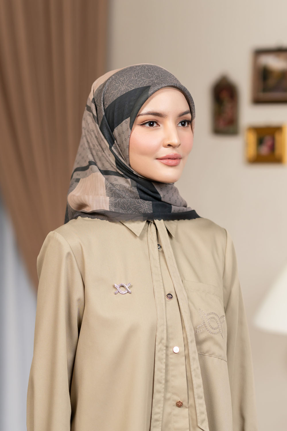Tiani Scarf