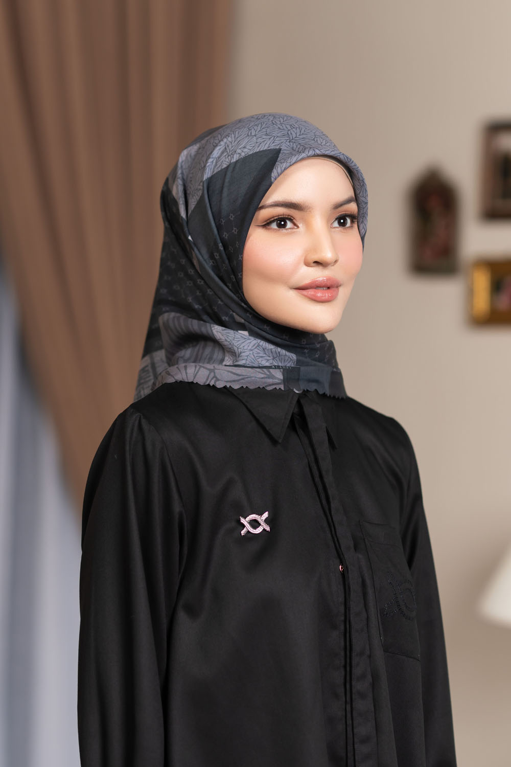 Tiani Scarf