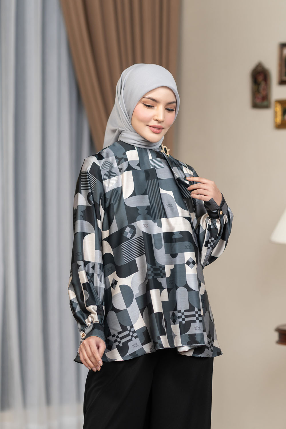 Gradine Blouse (Minor) Dark Luxury